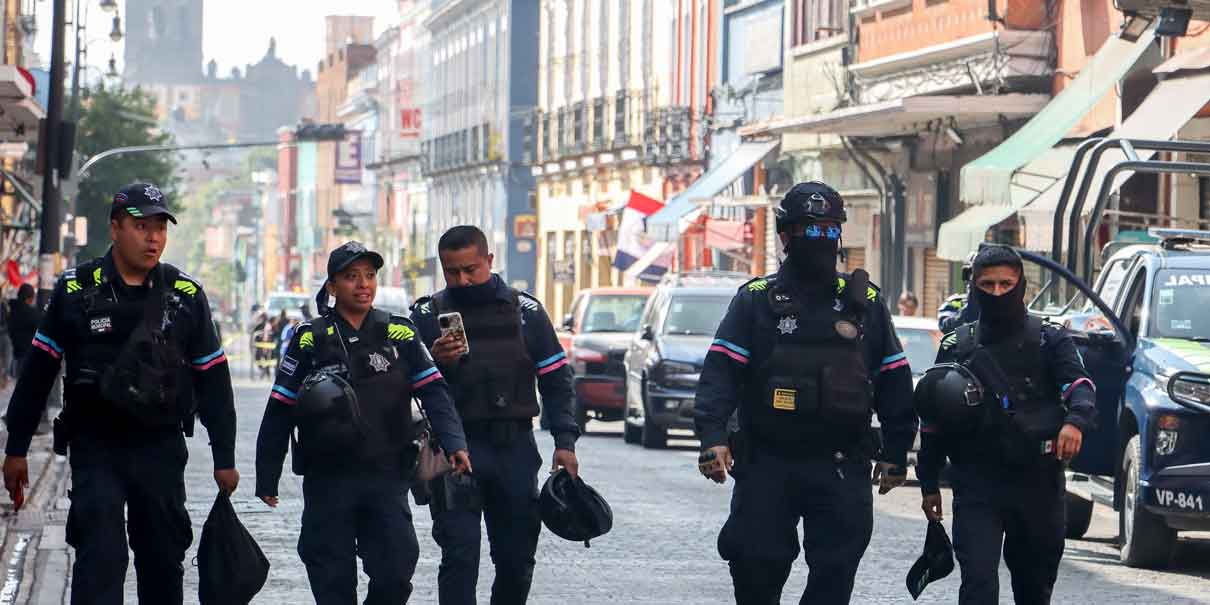 Despliegan operativo contra ambulantes en Centro Histórico de Puebla