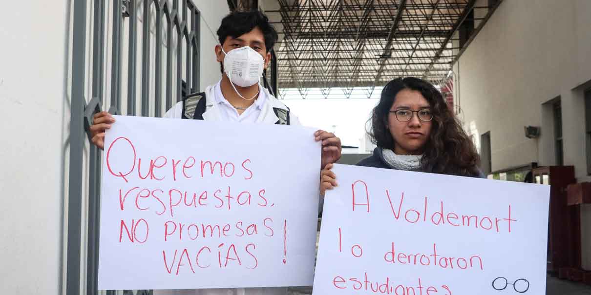 Estudiantes de la Upaep exigen la destitución de la directora de Medicina