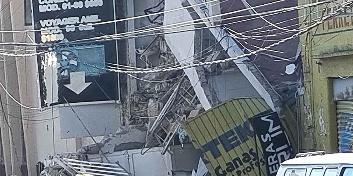 15 personas rescatadas, 7 lesionados y un muerto, saldo del derrumbe de edificio por explosión