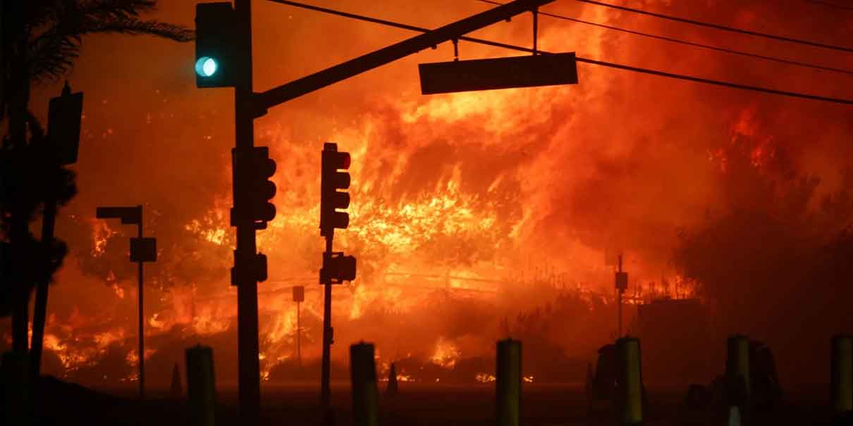 Incendios infernales arrasan el condado de Los Ángeles