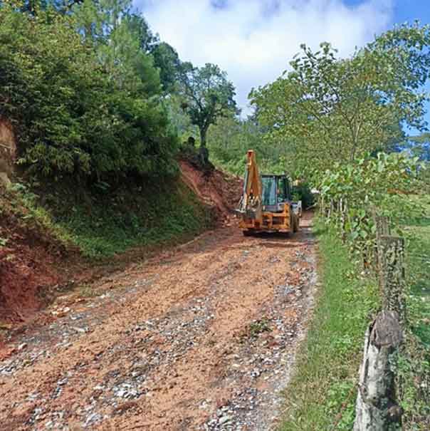 Intensifican acciones en Huauchinango para evitar obstrucción de caminos por lluvias