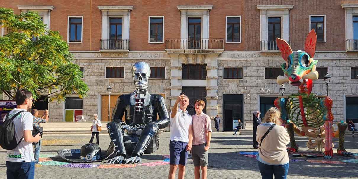 Llegaron las Catrinas Monumentales a Roma, Italia 