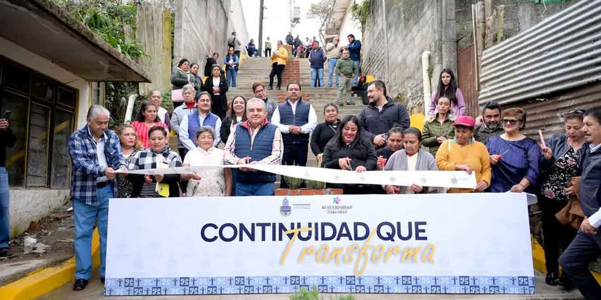 Gobierno de Huauchinango inaugura de 60 metros de escalinatas