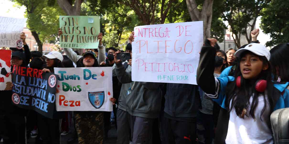 Exigen seguridad y alumbrado en zona de la escuela antorchista Macuil Xóchitl