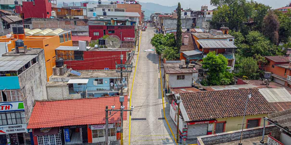 Mejora infraestructura vial en Huauchinango con pavimentación de calles y avenidas