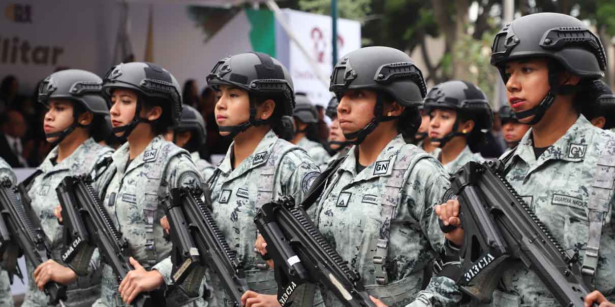 Miles de poblanos festejaron aniversario de la Revolución Mexicana durante desfile