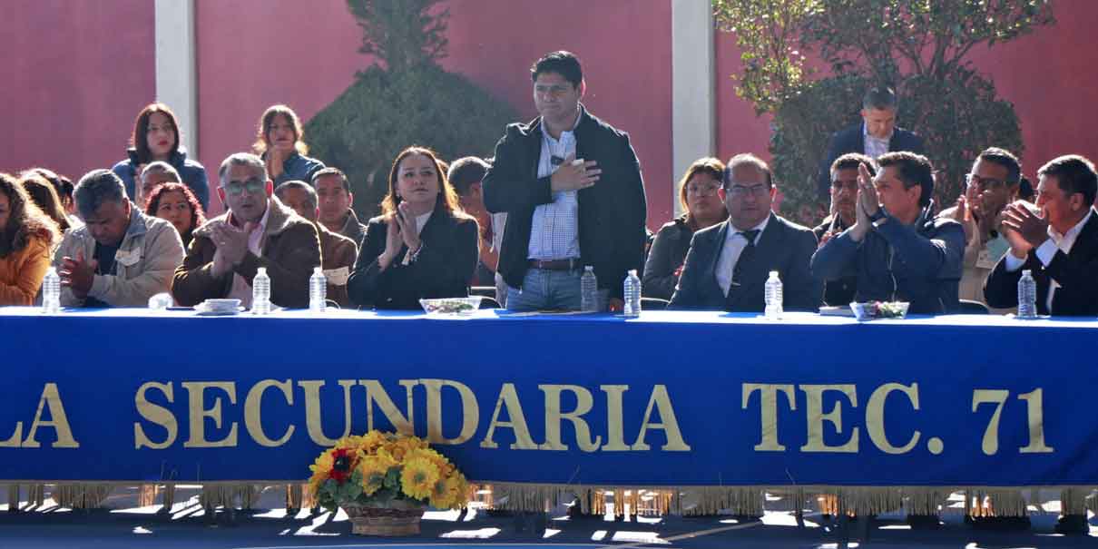 No podemos pensar en el futuro si no invertimos en educación: Omar Muñoz