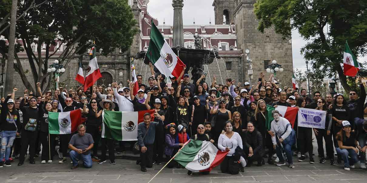 Paralizan trabajadores del Poder Judicial el centro de la capital con Caravana Fúnebre