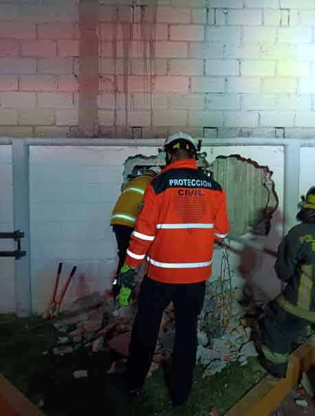 Se incendia Gran Bodega de Amalucan; rescatan a trabajador