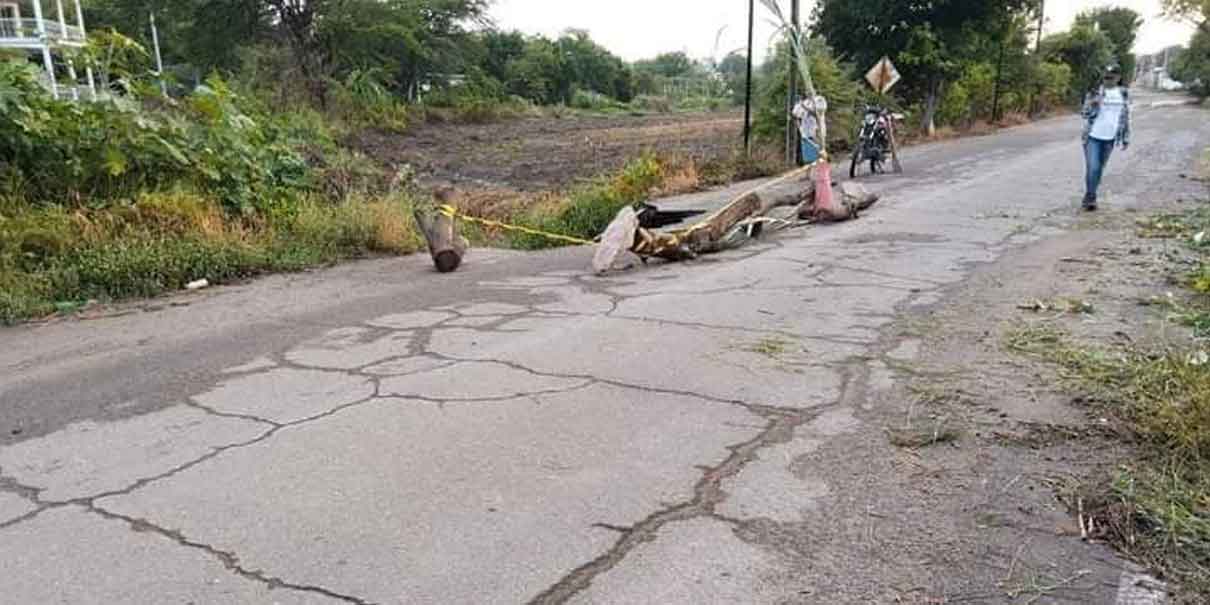 Tras intensas lluvias colapsa puente que une a Chietla con Tecolacio