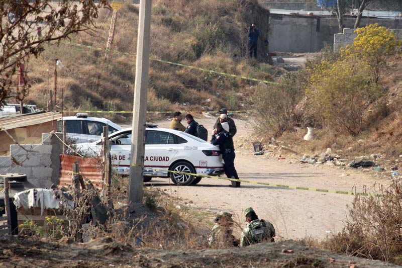 Tiran cuerpo desmembrado en bolsas en Xochimehuacán