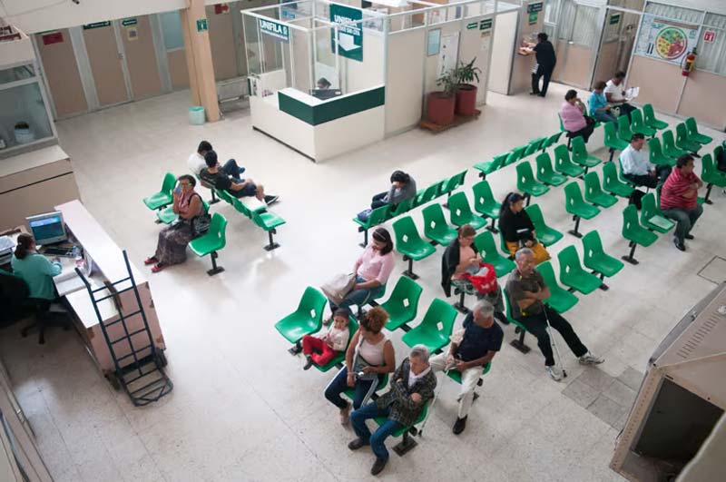 ¿Cómo conseguir tus medicamentos en el IMSS si no hay en farmacia?