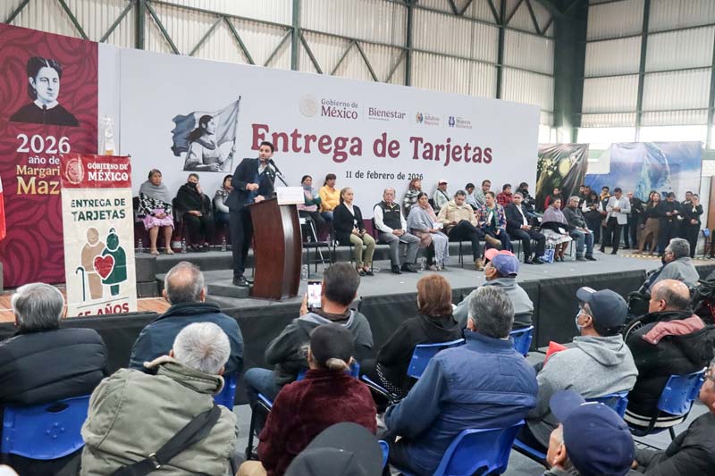 Adultos mayores y mujeres poblanas reciben apoyos de Pensión para el Bienestar