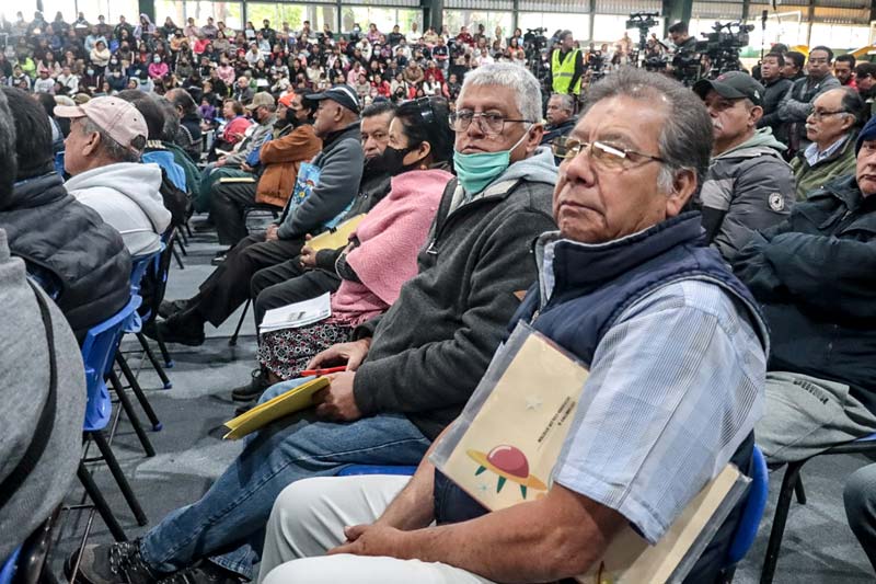 Adultos mayores y mujeres poblanas reciben apoyos de Pensión para el Bienestar