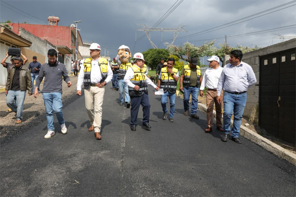 Durante la supervisión de la obra, el gobernador Alejandro Armenta Mier afirmó que mejorar la infraestructura vial significa ofrecer traslados más seguros