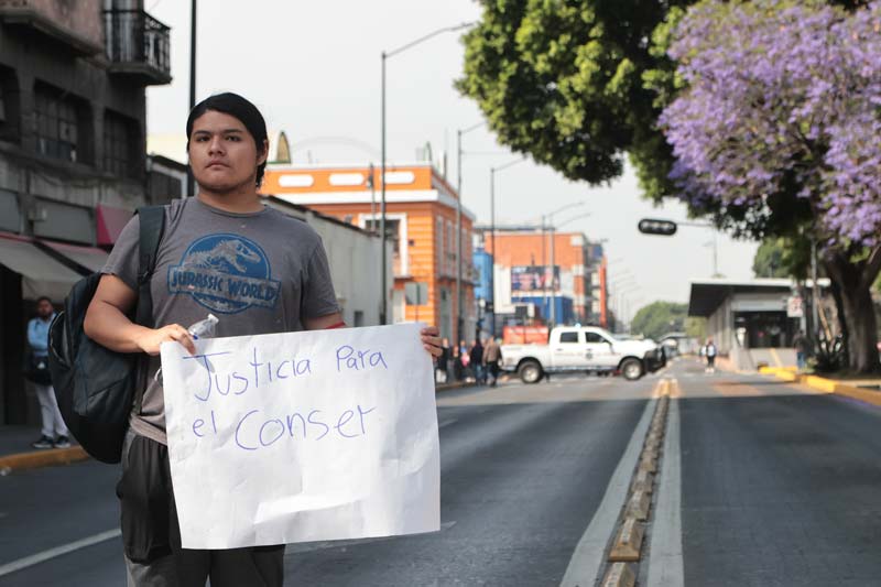 Estudiantes del Conservatorio exigen mejores condiciones, cierran calles con marcha