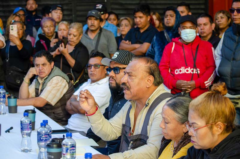 Ambulantes abren frente contra la 28 de Octubre; exigen no más invasiones