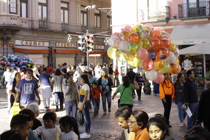 Autoridades no pueden retirar a vendedores del Centro Histórico de Puebla por amparos vigentes