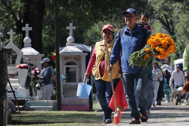 Amplían horarios de visita los PANTEONES en la capital