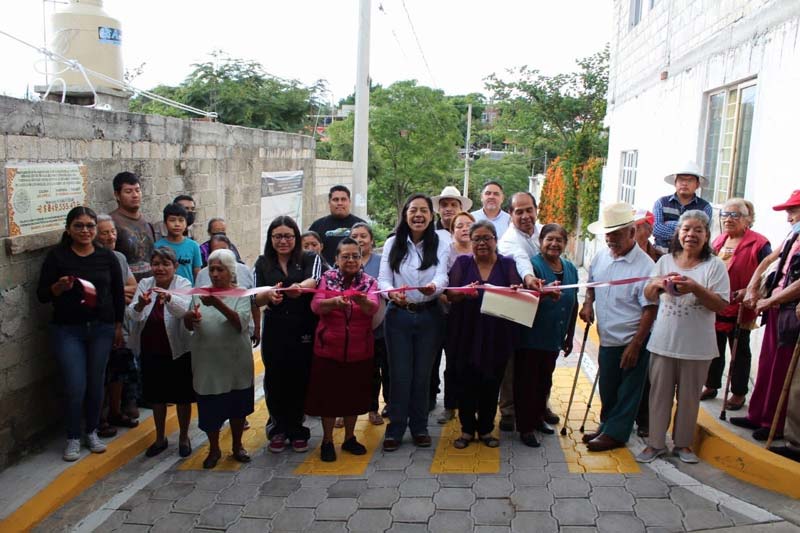 Más obras de pavimentación, ahora en la colonia Los Ángeles, en Atlixco