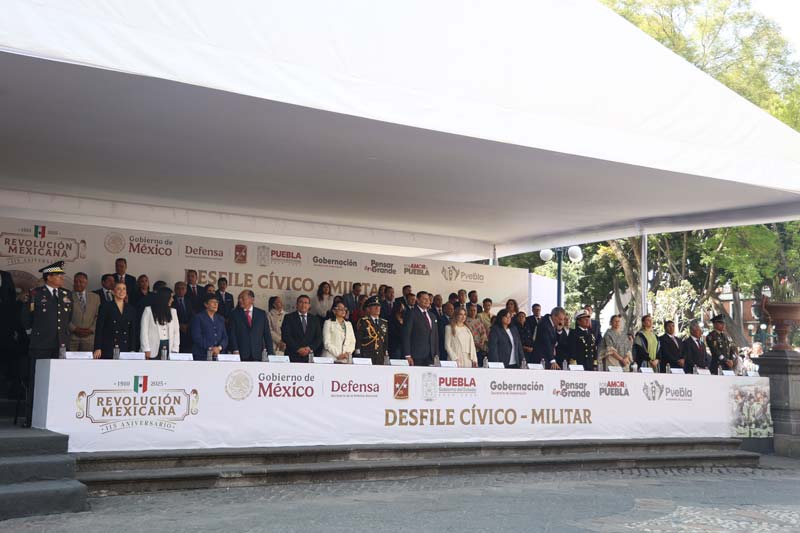 Sin incidentes y con saldo blanco el desfile cívico militar en Puebla