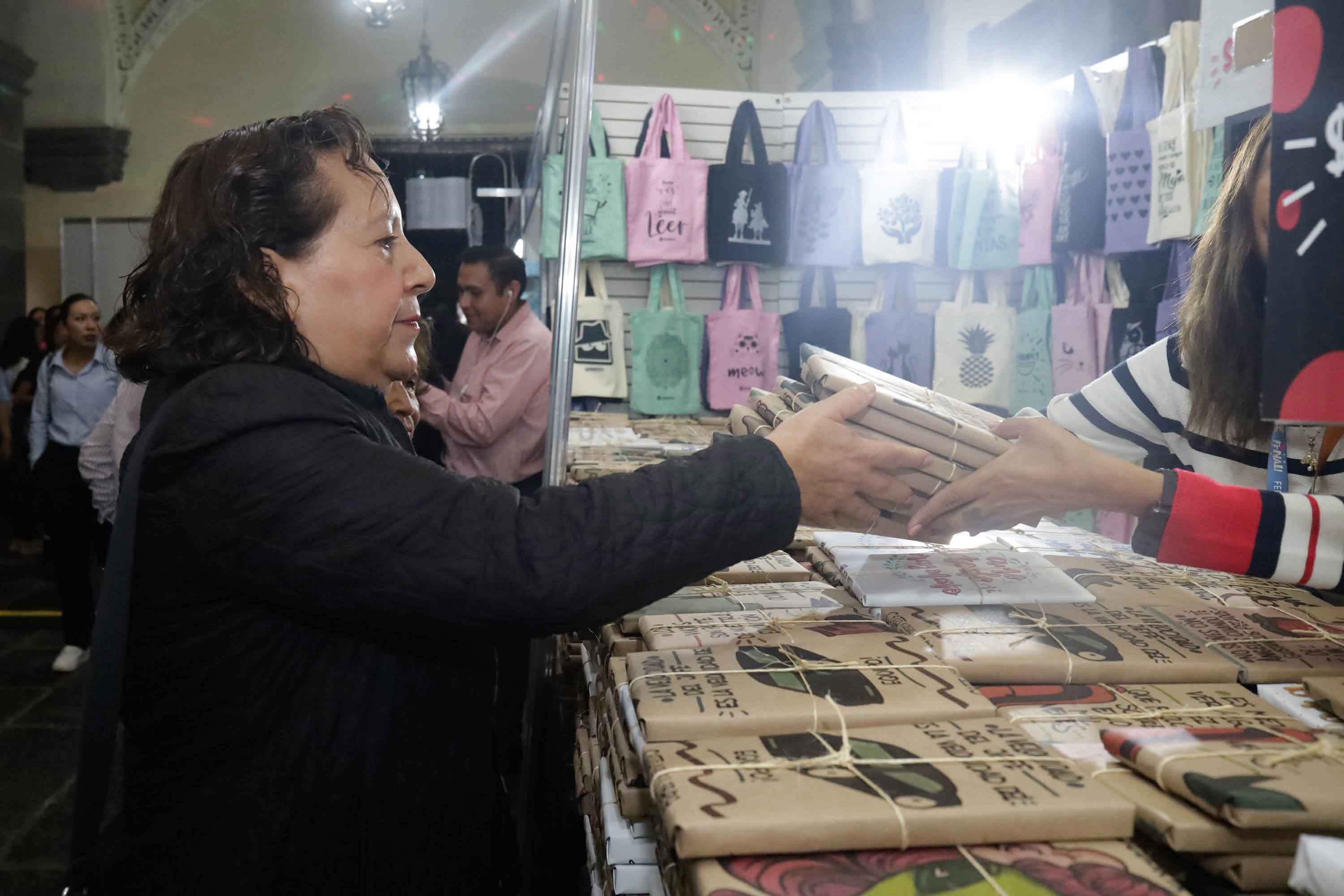 Inició Feria Nacional del Libro en el Carolino de la BUAP