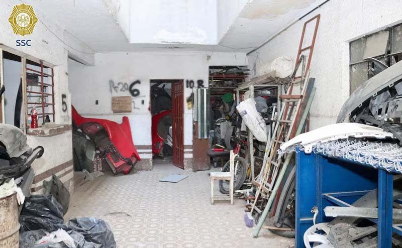 Escondían en supuesto 'hotel' 150 toneladas de autopartes robadas en CDMX