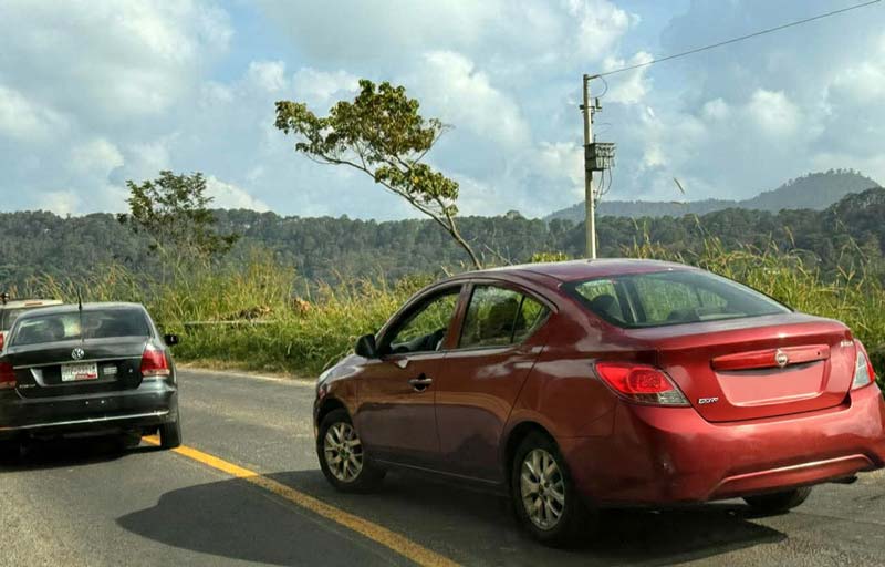 Marina frustra robo de vehículo en Huauchinango; un sospechoso logra escapar