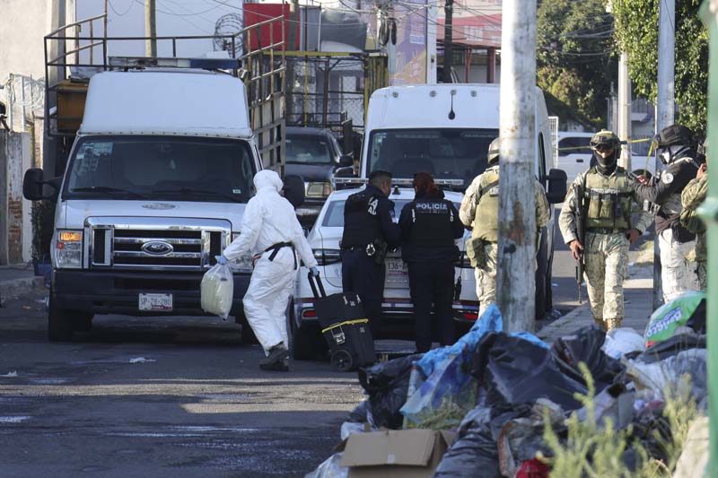 Grupo armado provoca incendio en Bar Lacoss, Puebla; cinco personas pierden la vida