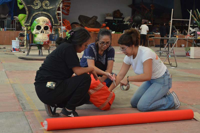 Atlixco exporta talento y tradición: Catrinas monumentales llegan a Nueva York y Colombia
