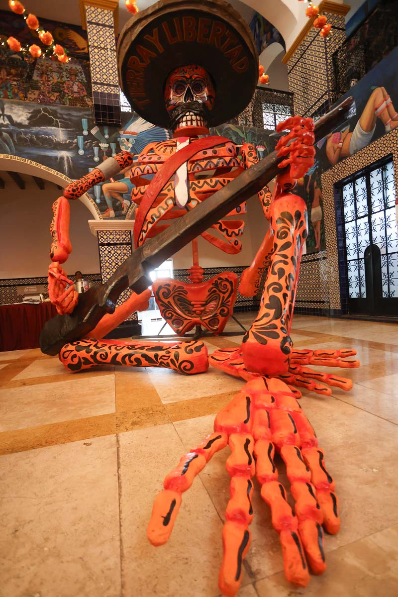 Atlixco exporta talento y tradición: Catrinas monumentales llegan a Nueva York y Colombia