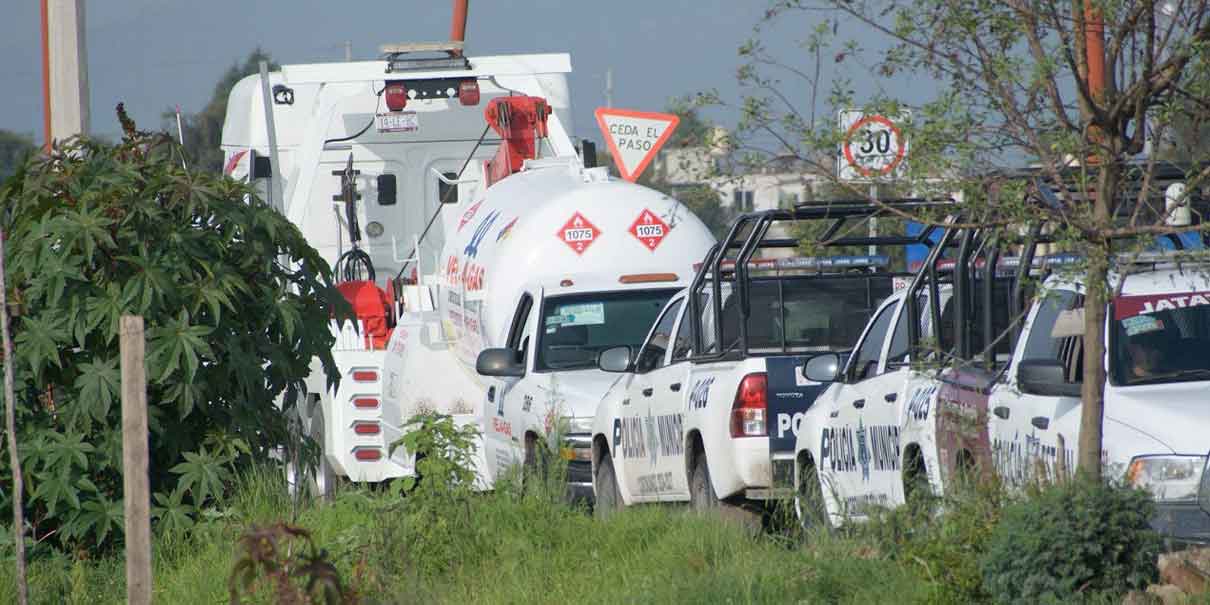 Detienen a huachicoleros con tres pipas en Coronango