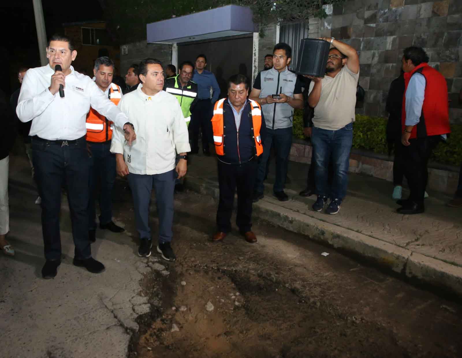 “Bachetón” repara calles 24/7 en Puebla con inversión de 50 millones de pesos