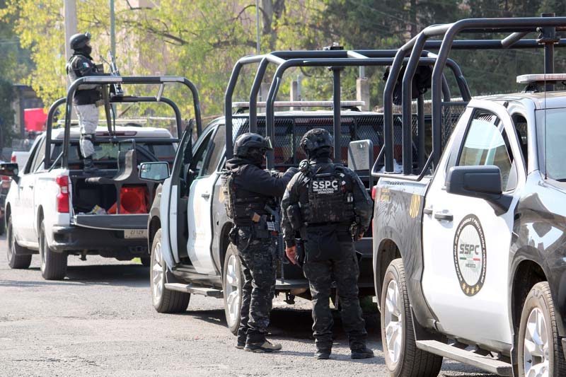 Balacera y quema de camioneta en Lomas 5 de Mayo; además realizan cateo en Colombres