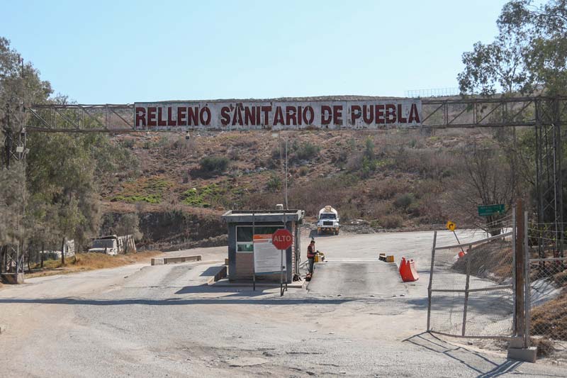 Camiones de basura siguen ingresando a Chiltepeque pese a clausura ambiental