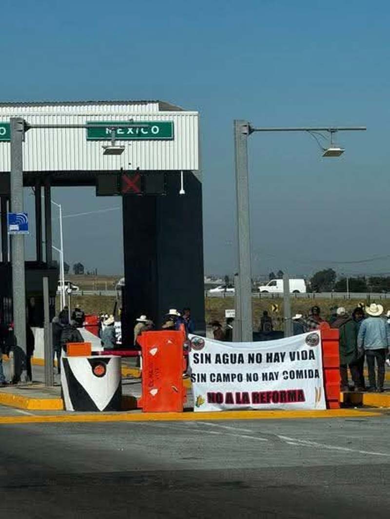 Autopista México–Tuxpan sigue cerrada en San Alejo; bloqueos afectan rutas hacia Tulancingo
