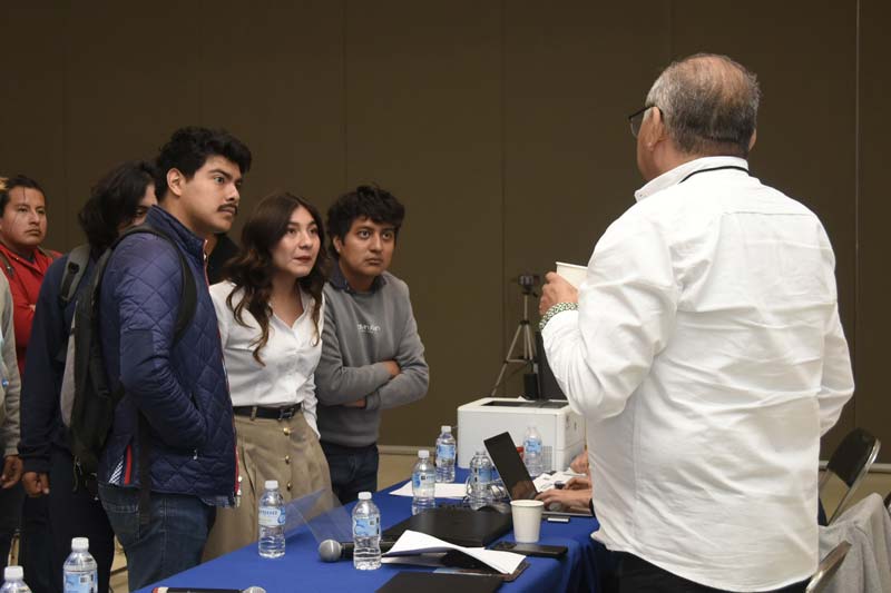 BUAP firma minutas con alumnos tras mesas de diálogo universitario