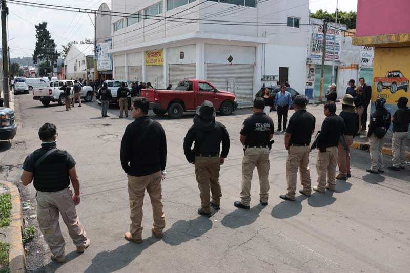 Megaoperativo en la 46 Poniente; autoridades buscan autopartes robadas