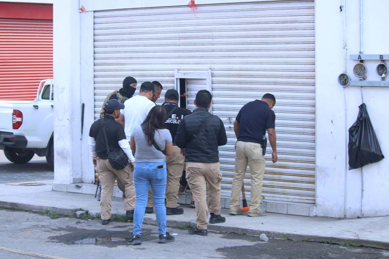 Megaoperativo en la 46 Poniente; autoridades buscan autopartes robadas