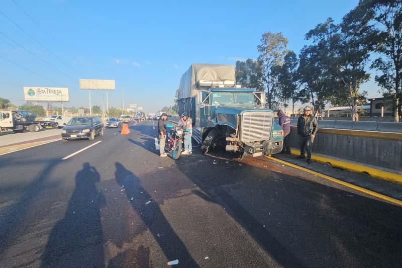 Camiones provocaron una carambola en la México–Puebla; hubo un lesionado