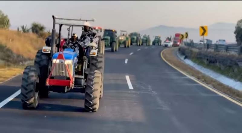 Campesinos de Tlaxcala se unen a Puebla y Veracruz en caravana rumbo a CDMX contra la Ley de Aguas