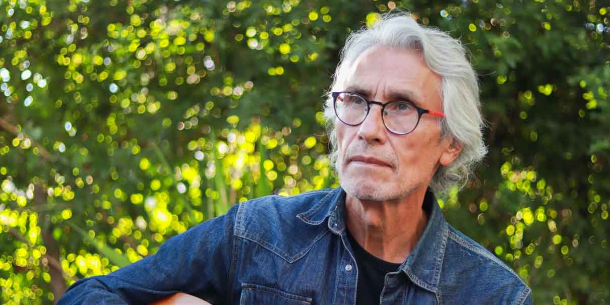 Carlos Arellano comparte disco y literatura con seguidores