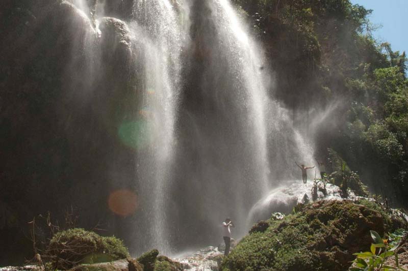 Cascada El Aguacero Chiapas: el lugar secreto donde la naturaleza creó una lluvia eterna entre selva y cañones