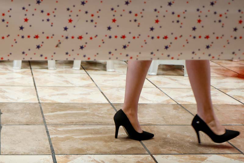 Chicas de la 14 rechazan cobro de piso y niegan vínculos con Fuerza 2000