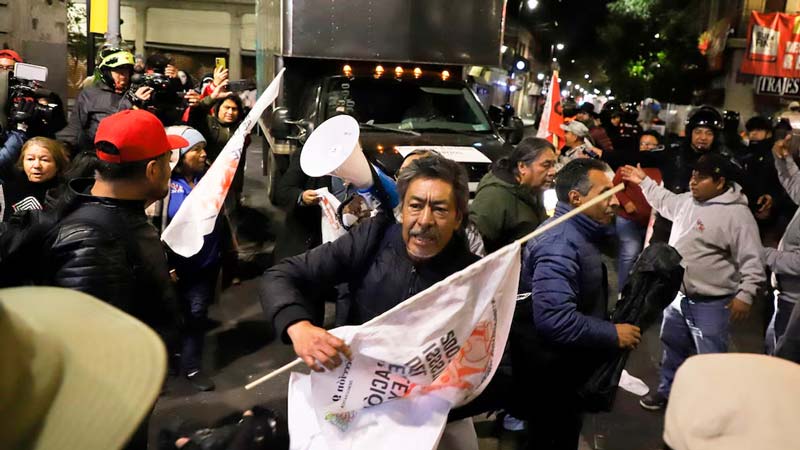 “Si no hay solución, no rodará el balón”; maestros de la CNTE presionan al gobierno