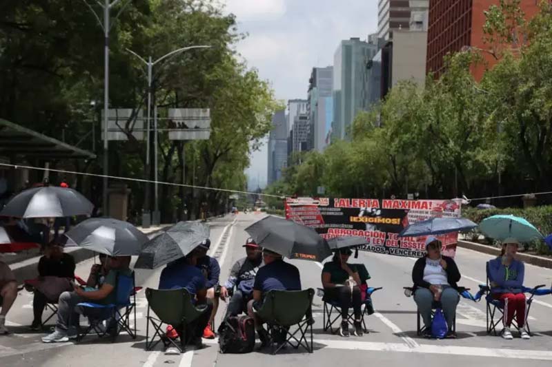 CNTE mantiene huelga nacional y rechaza propuestas del gobierno; anuncian nuevas movilizaciones