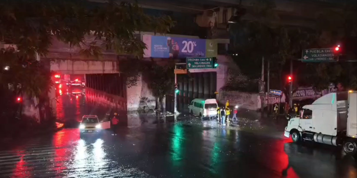 Conductores trataron de ganarle al agua sin éxito