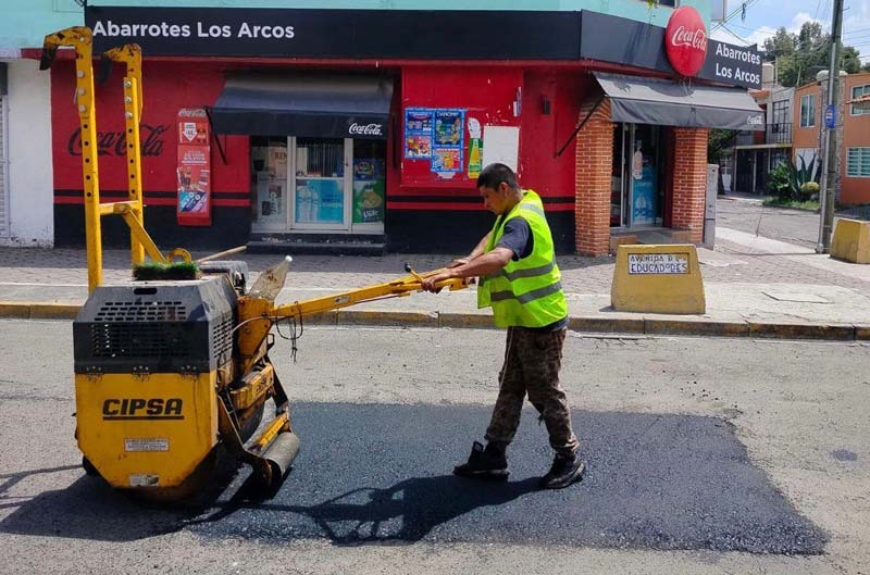 Campaña Bacheando Puebla: cuadrillas reparan calles clave de la capital