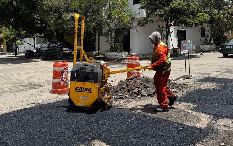 Campaña Bacheando Puebla: cuadrillas reparan calles clave de la capital
