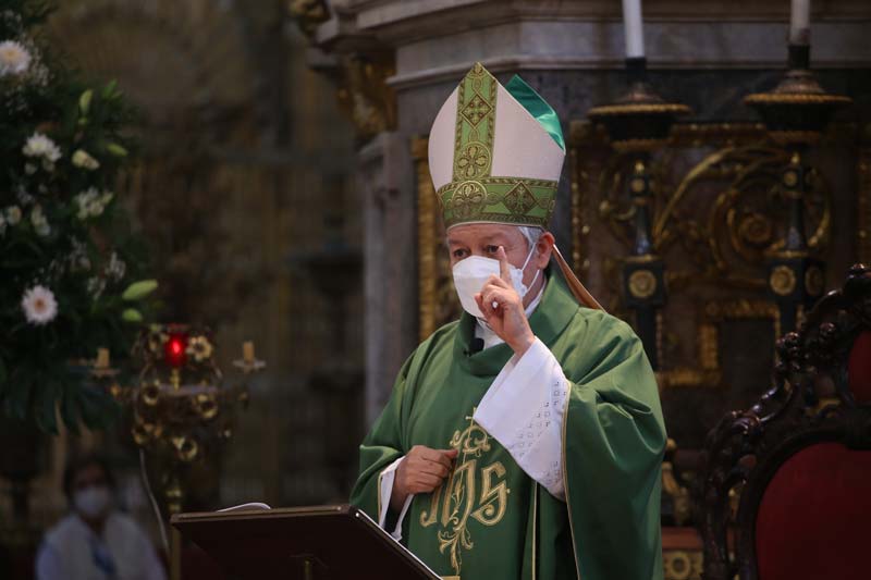 Cuiden a peregrinos que pasen por Puebla, exhortó el arzobispo Víctor Sánchez